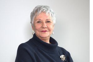 Christiane
                                                      Csengery